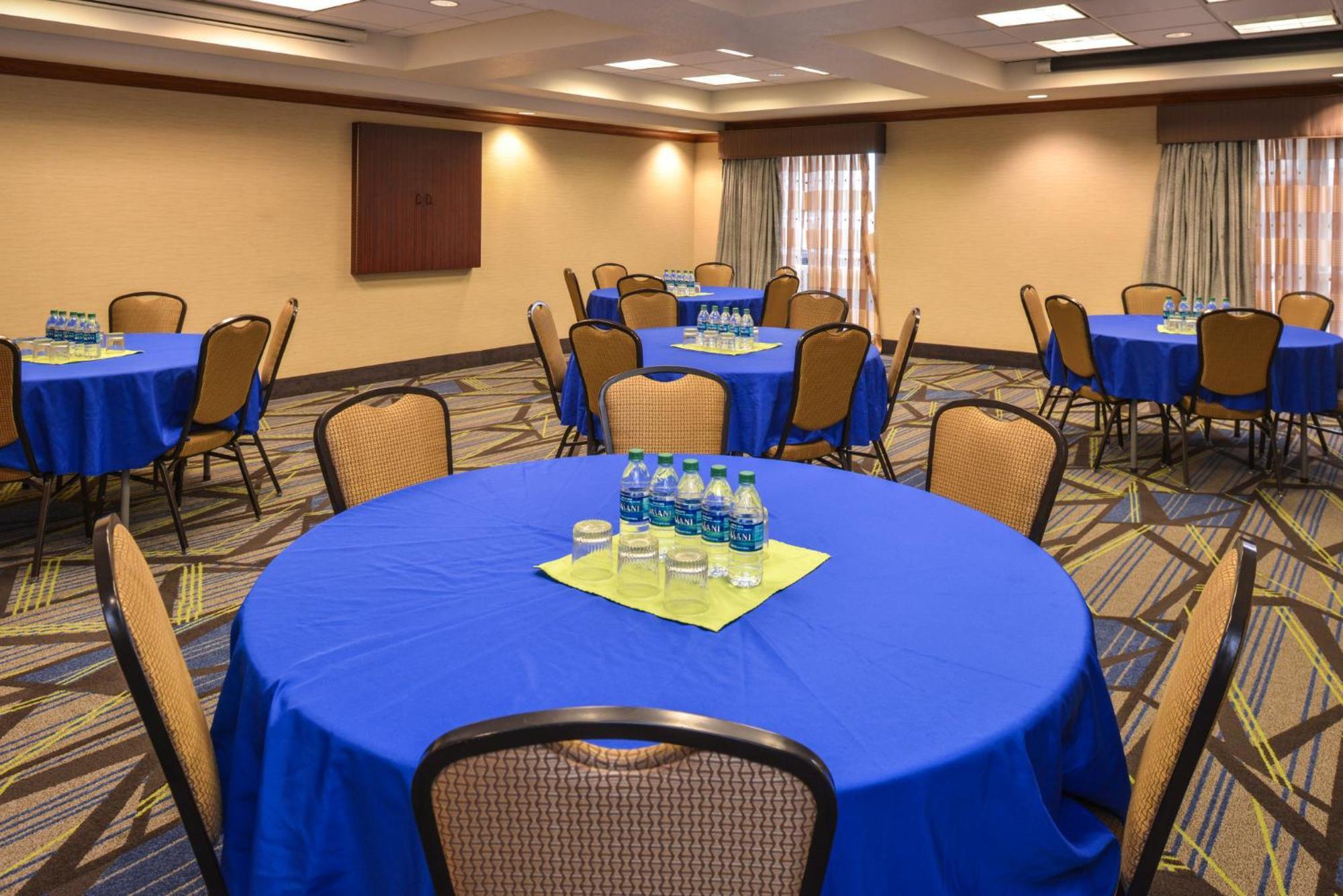 Holiday Inn Express & Suites Nampa - Idaho Center By Ihg Exterior foto