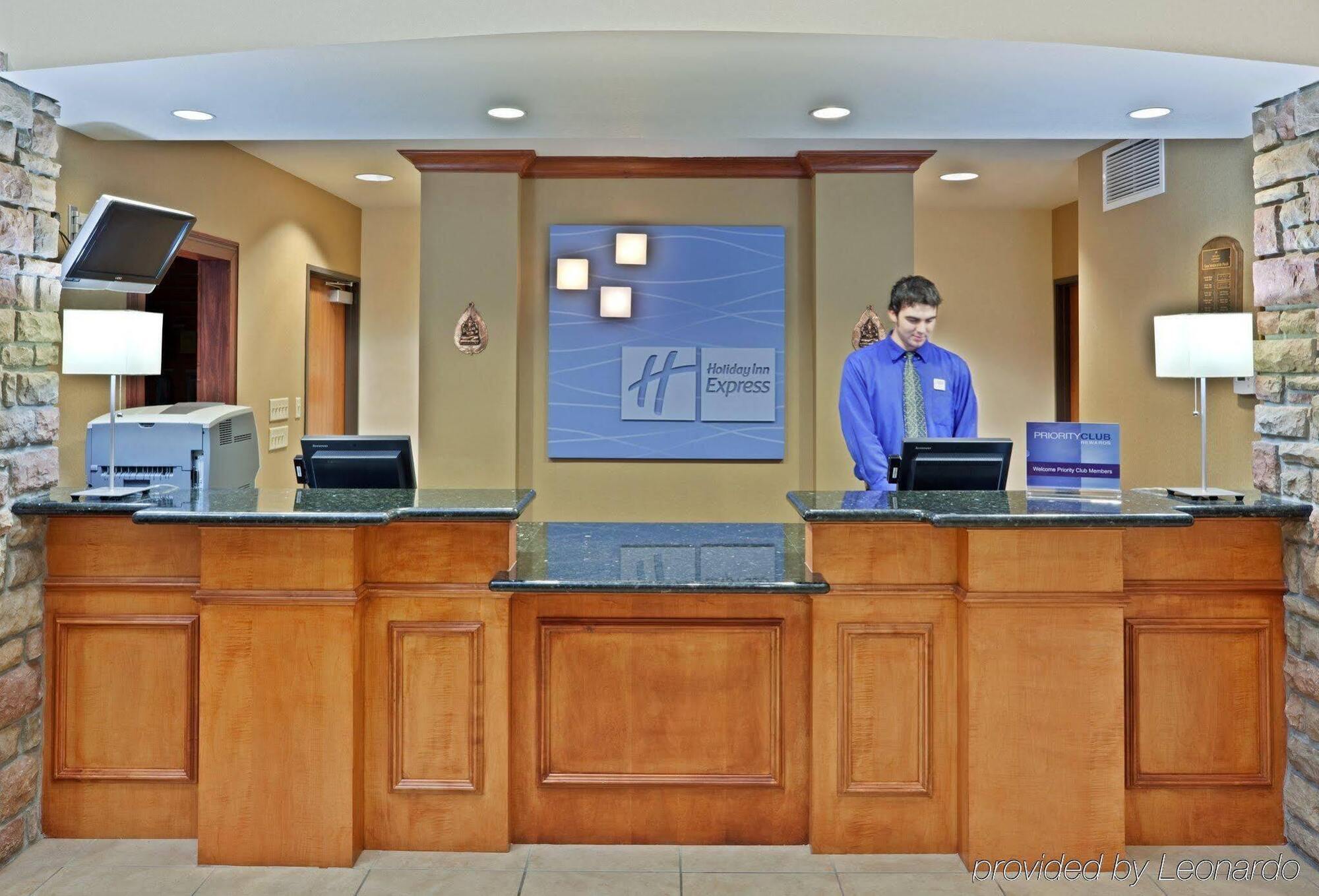 Holiday Inn Express & Suites Nampa - Idaho Center By Ihg Exterior foto